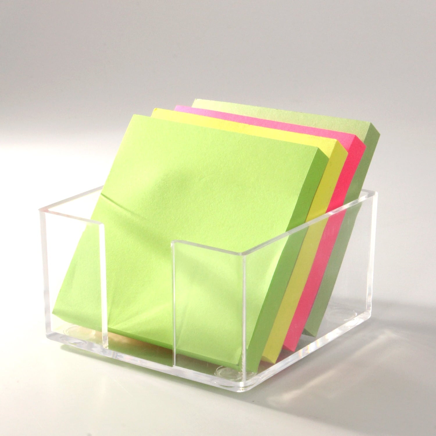 Style-Carry Acrylic Sticky Note Holder with 4 Pads Sticky Notes, 3 x 3 inch Clear Notepads Dispenser for Office Desk Organizer and Accessori - Image 6